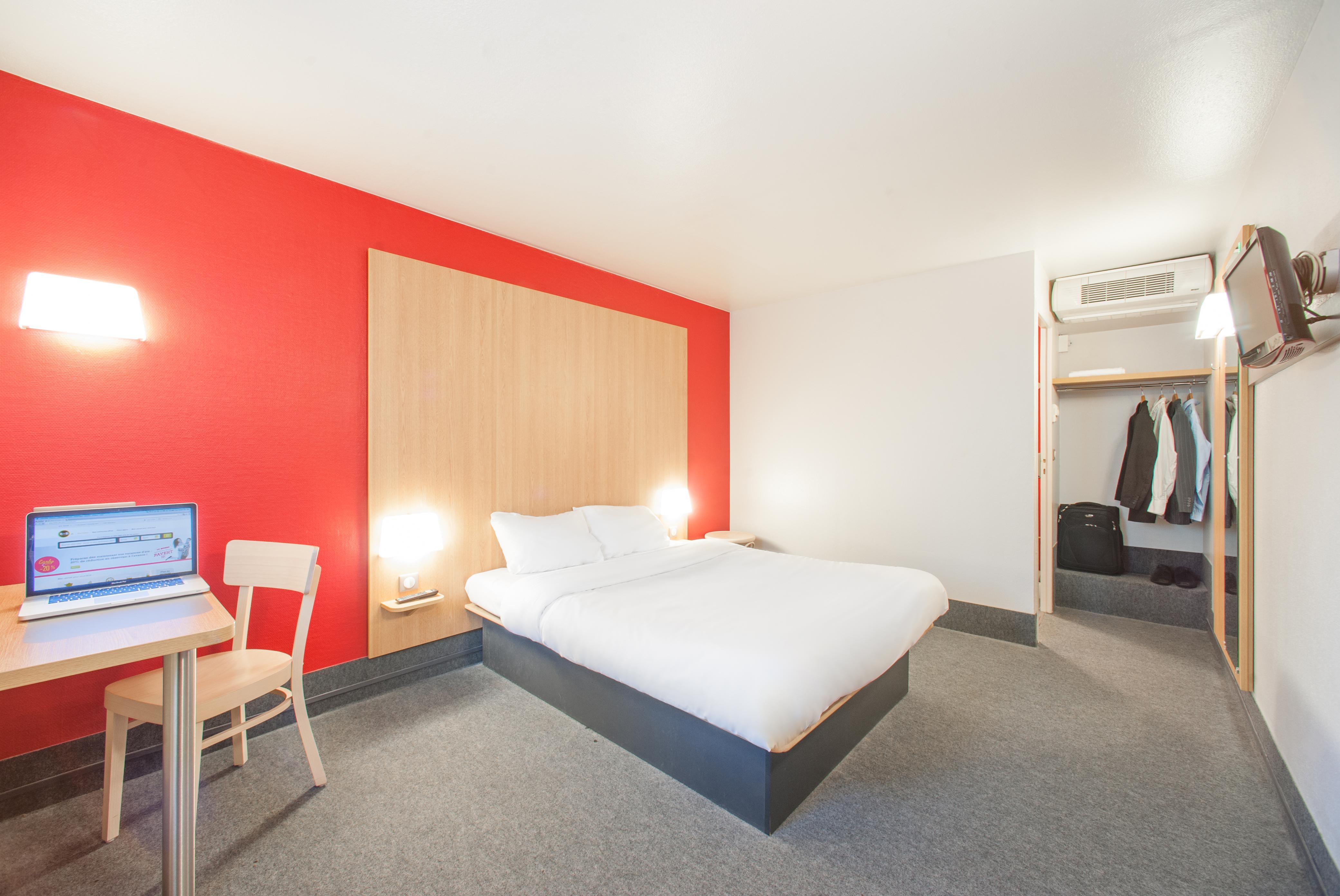 B&B Hotel Louveciennes ル・ポール・マルリー エクステリア 写真