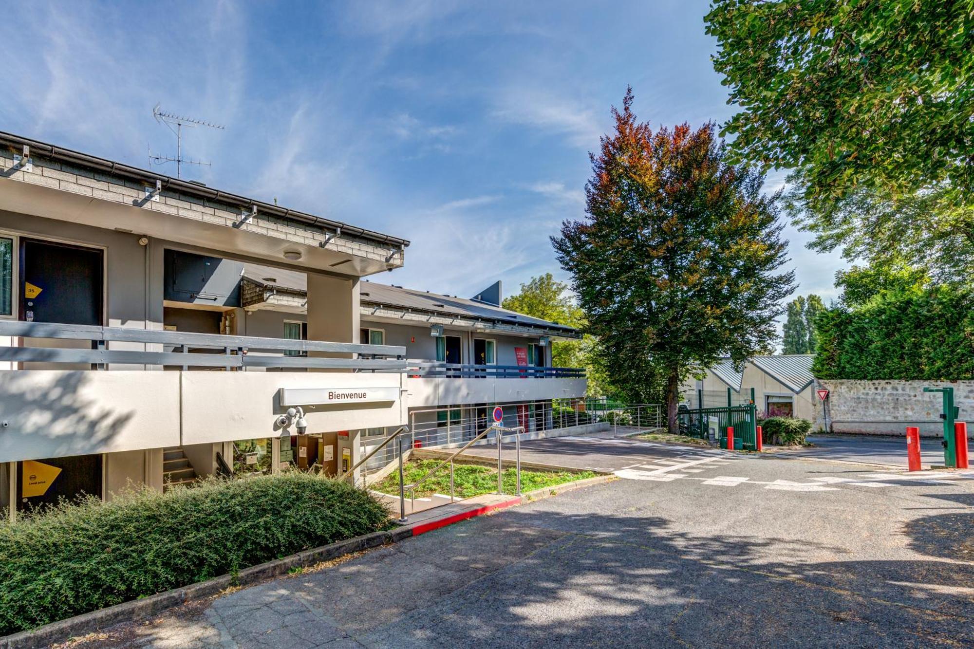 B&B Hotel Louveciennes ル・ポール・マルリー エクステリア 写真